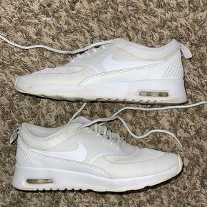 Women’s Nike shoe, 6.5